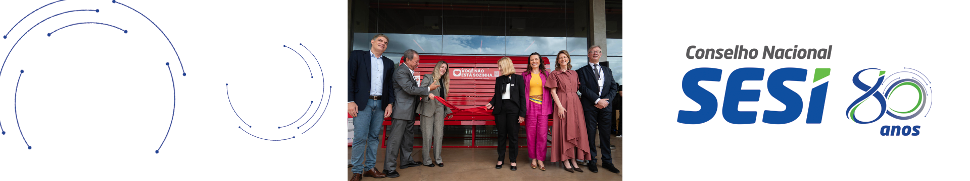Banco Vermelho gigante é inaugurado no SESI Lab e mobiliza indústria contra o feminicídio