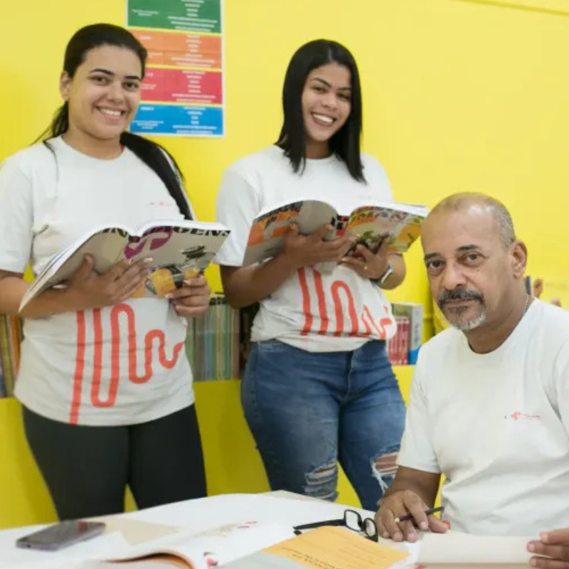 Lançamento da Rede EJA e Inclusão Produtiva mobiliza organizações para enfrentar desafio de quase 64 milhões de brasileiros sem educação básica
