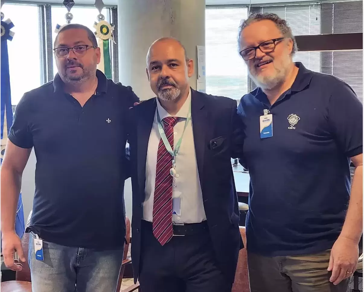 Presidente do Conselho conversa com o Secretário de Educação da Confederação Nacional dos Trabalhadores na Indústria