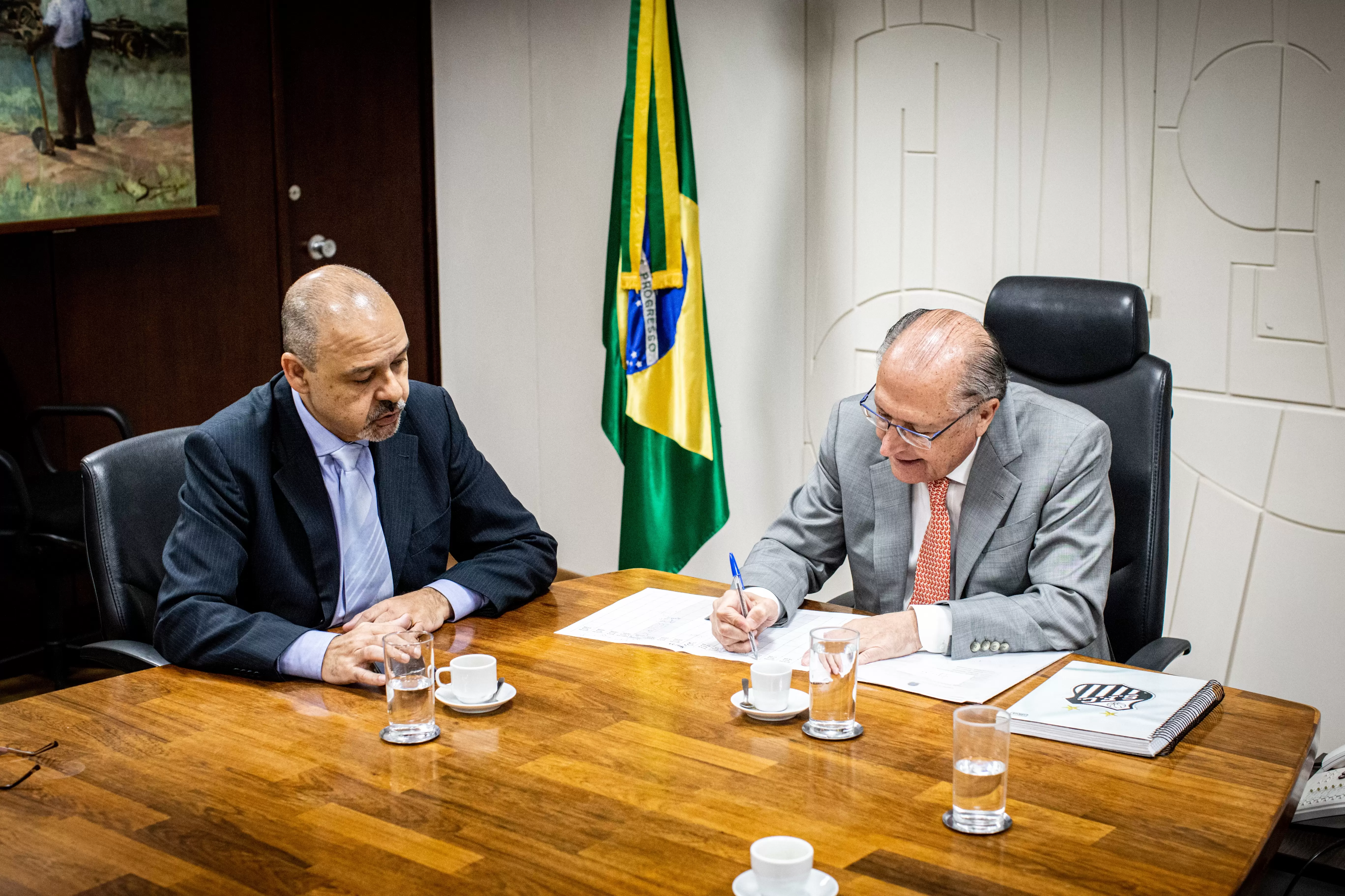 Reunião com o Ministro Geraldo Alckmin: Convite para Participação na Próxima Reunião Plenária