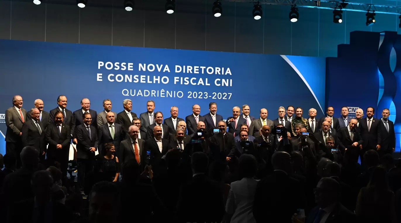 Ricardo Alban assume a presidência da CNI com discurso de compromisso com a indústria brasileira
