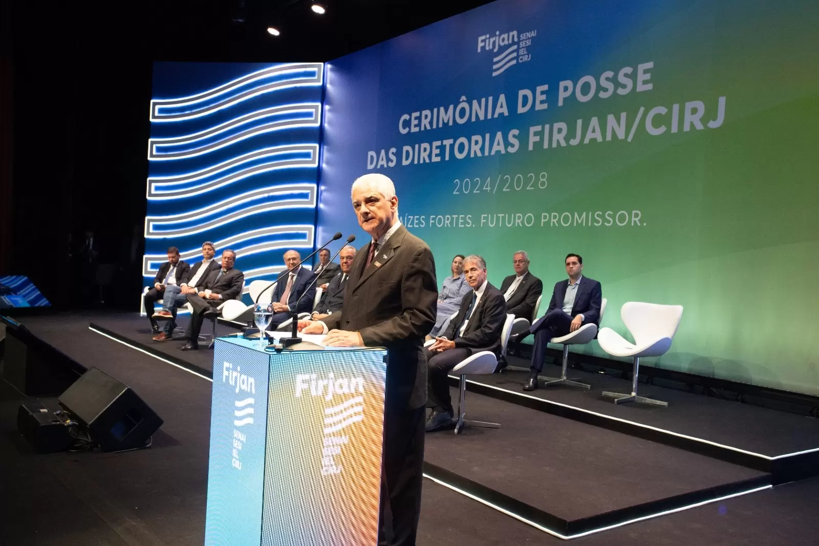 Luiz Caetano assume presidência da Firjan com foco em inovação e sustentabilidade