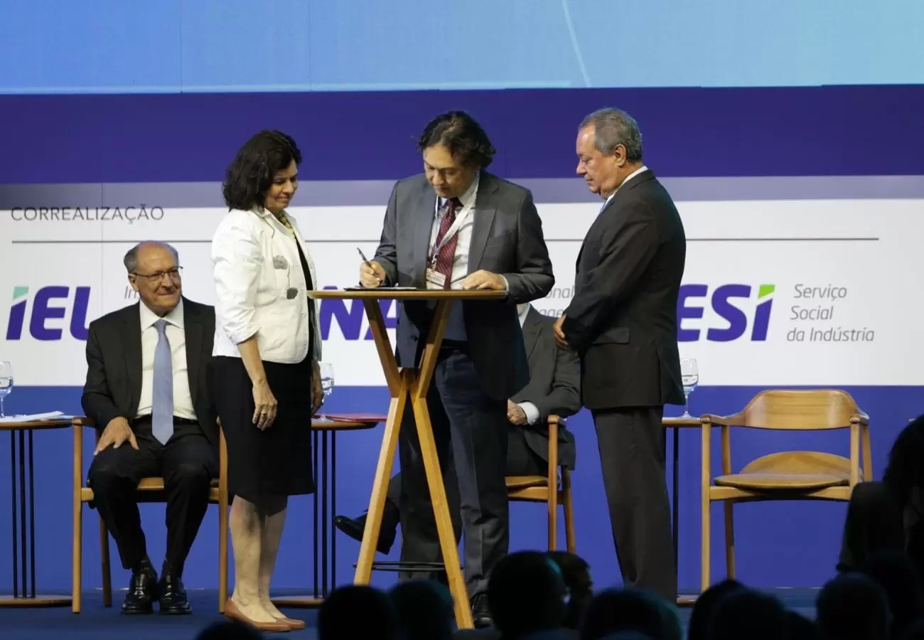 Acordo entre SESI e governo federal fortalece saúde e segurança do trabalhador