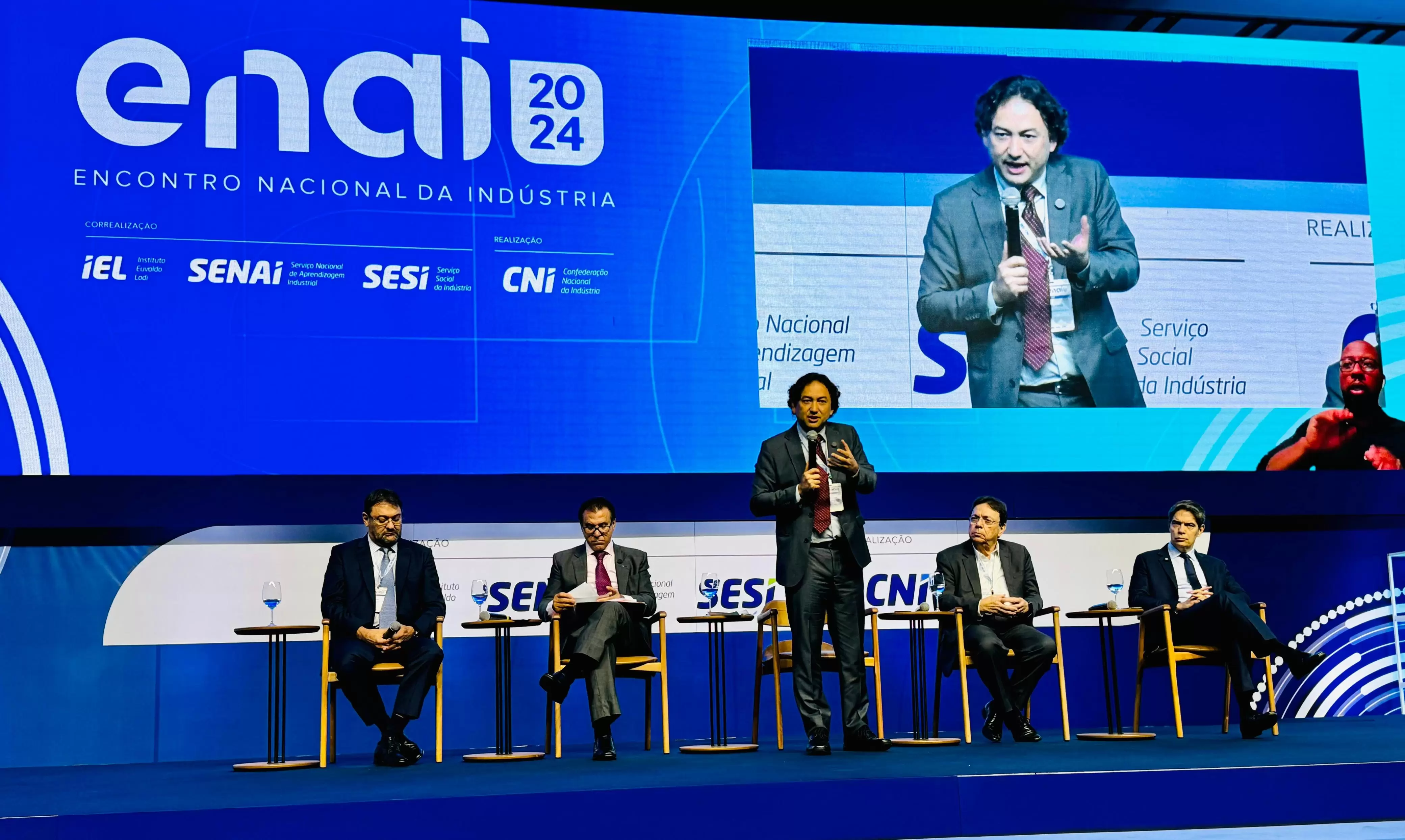 Fausto: “Somente políticas coordenadas podem ampliar oportunidades no mercado de trabalho”