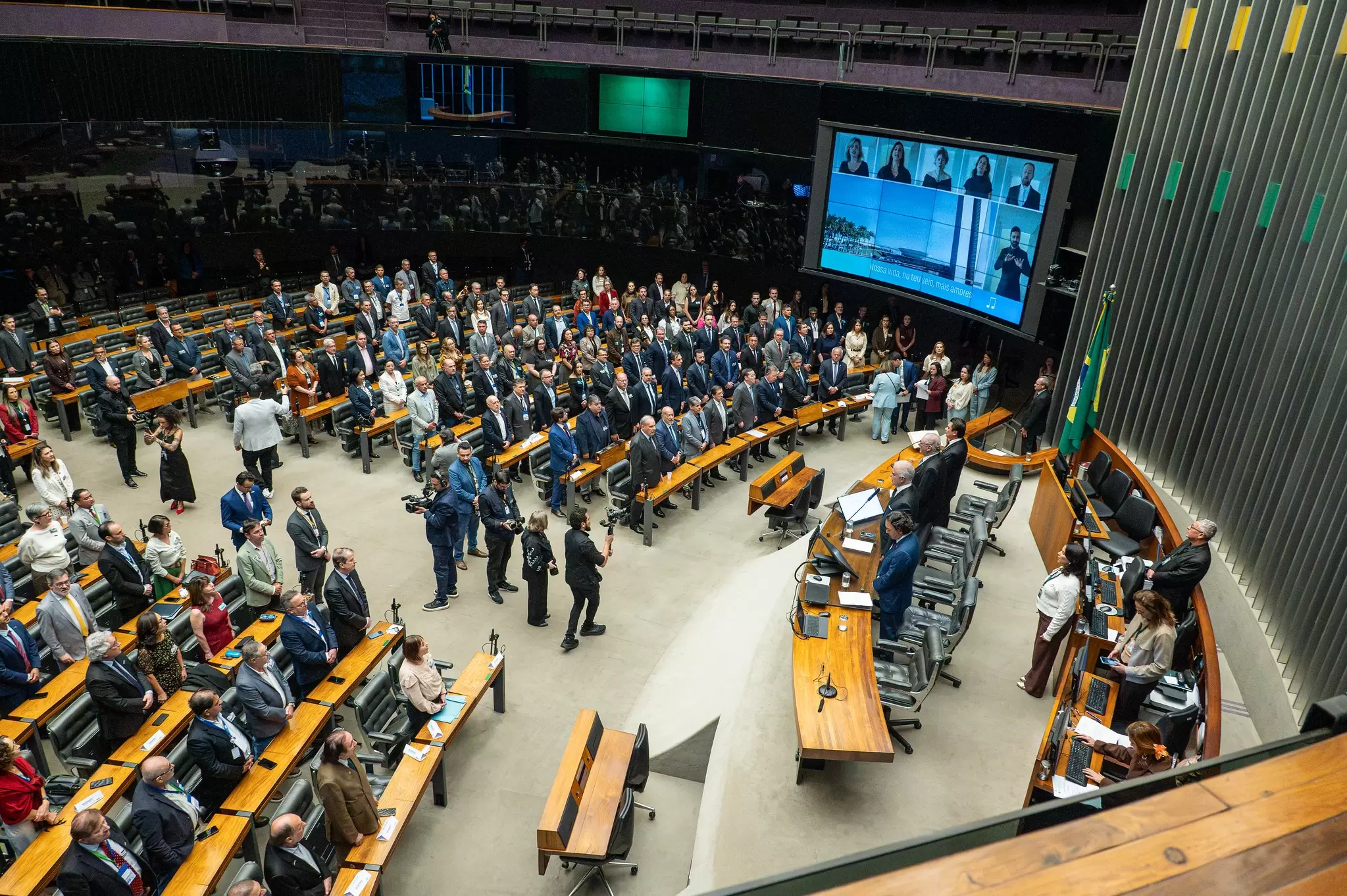 SESI celebra 80 anos com homenagem em sess&atilde;o solene na C&acirc;mara dos Deputados