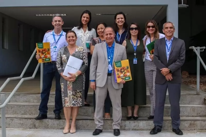 Superintendente conhece Central de Produção de Alimentos do Sesi-DF