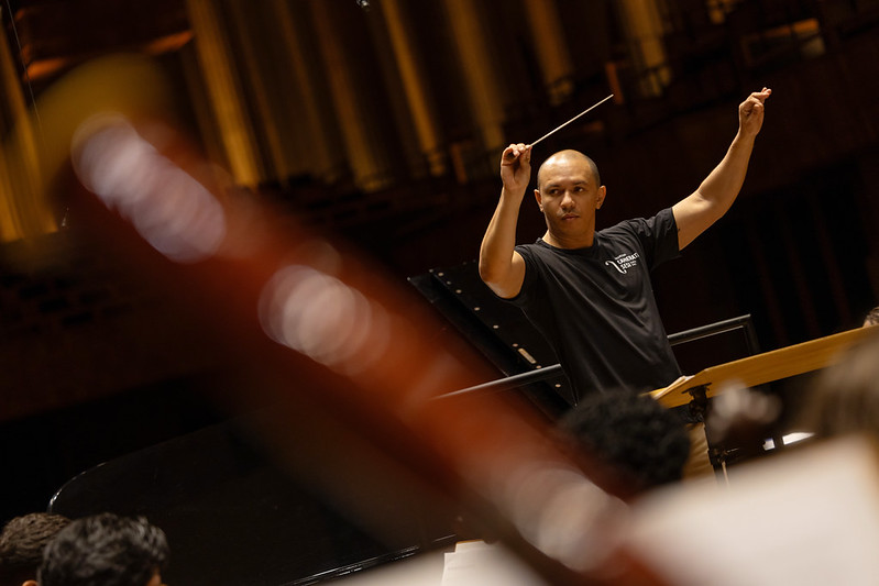 Maestro Isaac Gon&ccedil;alves - Foto: Mariana Raphael/CN-SESI