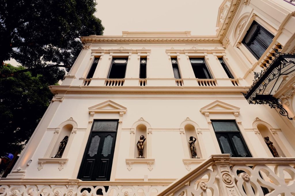 Espaço reúne cultura, inovação e sustentabilidade em um casarão histórico restaurado no centro de Belém.